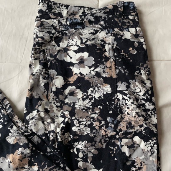 Camaïeu Floral Jeans - Picture 3 of 15